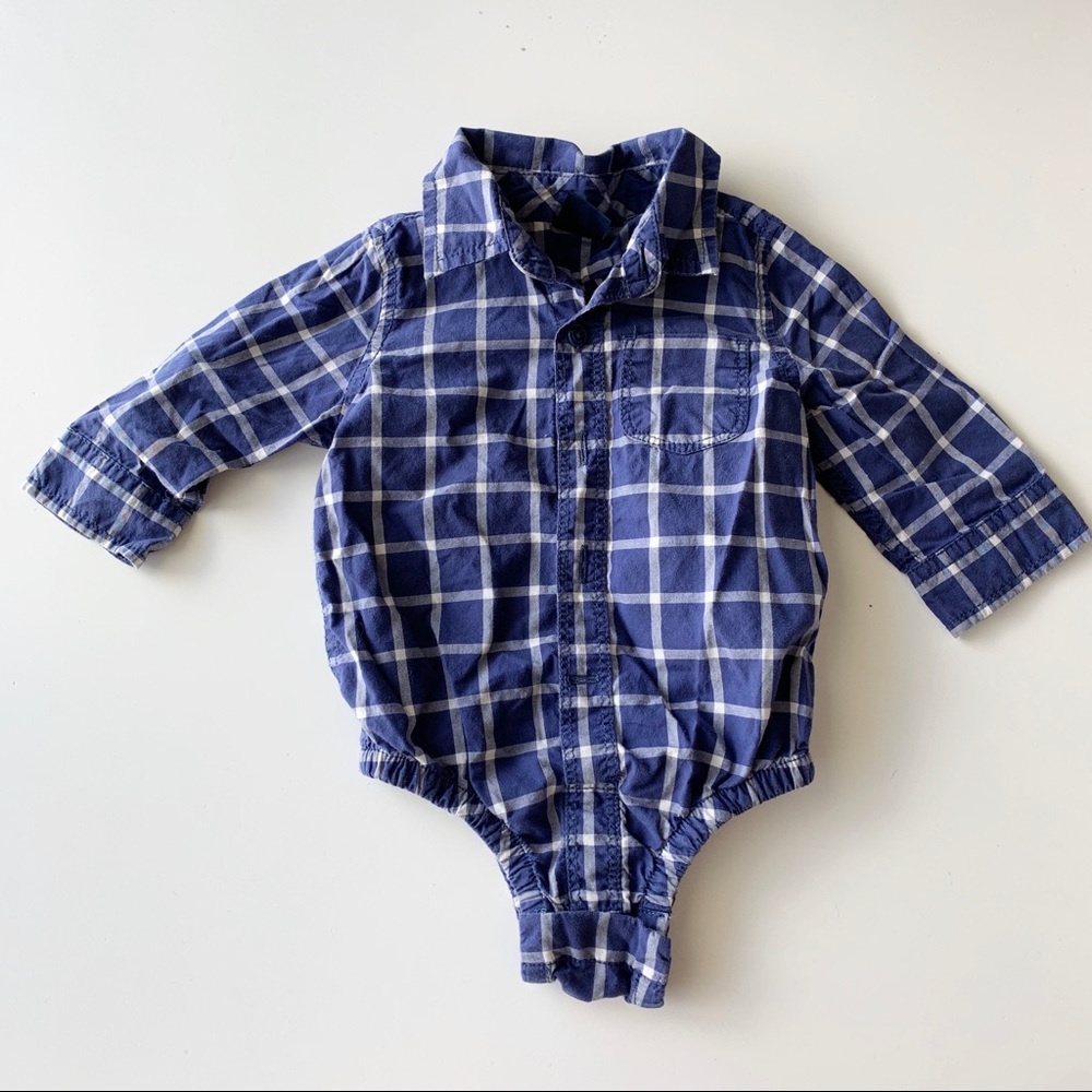 EUC/VGUC sz 3/6 mos GAP plaid button up bodysuit